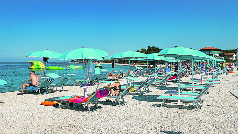 "ZANIMA ME KOLIKO KG PARADAJZA I SLANINE MOGU DA PRENESEM" Krenuo na more u Albaniju, pa komentarom zaprepastio mnoge