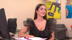 ANĐELA SE OGLASILA! Đuričićeva bez dlaka na jeziku rekla da sumnja da je on zaljubljen u Zvezdana!