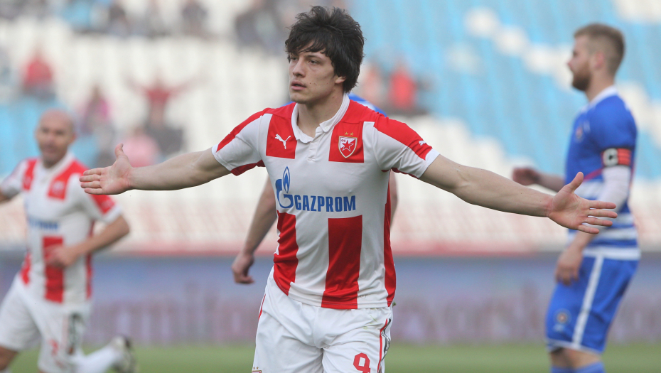 DOBRODOŠAO KUĆI Zvezda poželela dobrodošlicu ljubimcu "delija" (VIDEO)