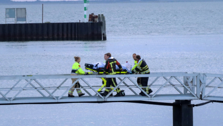 POŽAR IZMIČE KONTROLI! 3.000 vozila nestaje u plamenu, ljudi skaču u more (FOTO/VIDEO)