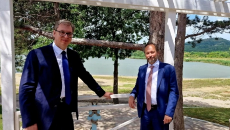 "JEDAN OD ISTINSKIH PRIRODNIH DRAGULJA SRBIJE" Vučić sa Žiofreom na Oblačinskom jezeru