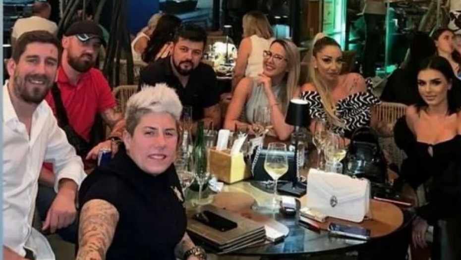 ZADRUGARSKA SODOMA I GOMORA Delile su i dečka i devojku, a sada su kao najbolje drugarice