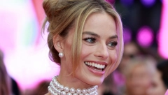 ONA JE NJEGA PRVA "POJURILA" Muž Margo Robi je njen Ken u pravom životu i odličan je frajer