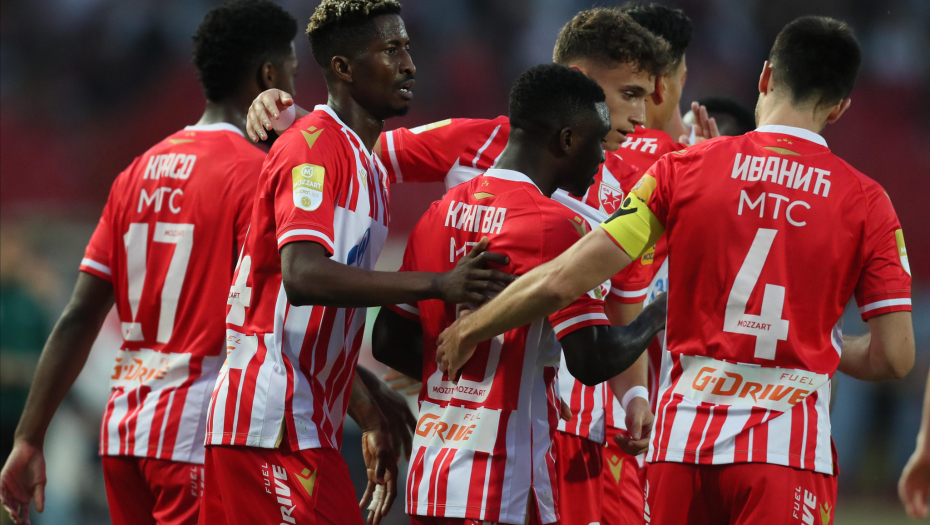 CRVENO-BELI SPEKTAKL ZA PAMĆENJE Zvezda petardirala Fjorentinu i neporažena najavila početak sezone, novajlije očarale "Marakanu" (VIDEO)