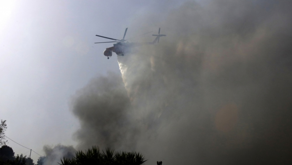 BESNE POŽARI U GRČKOJ Gust dim iznad Halkidikija, stigli i helikopteri (VIDEO)