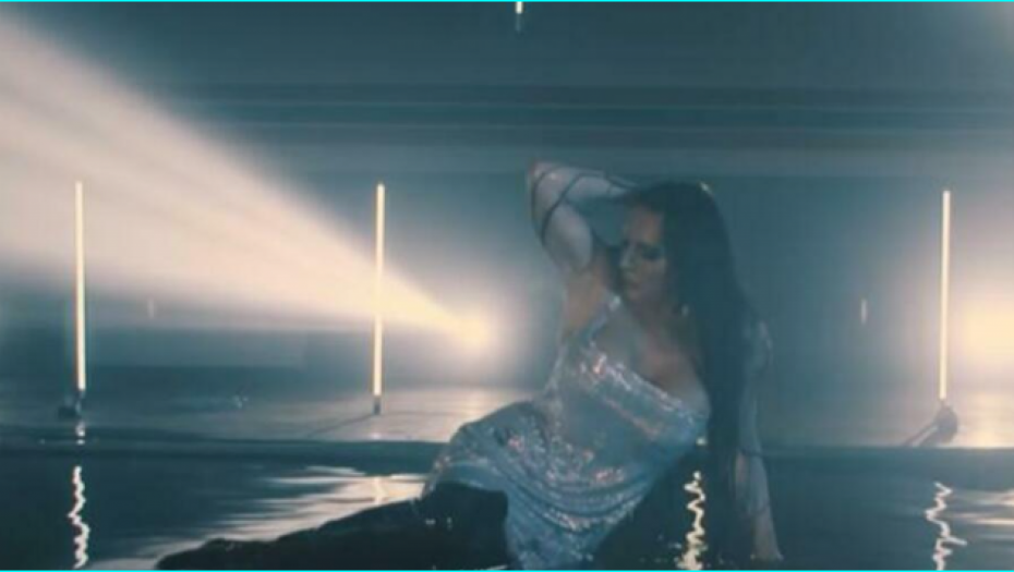 PRIZNALA DA JE PROSTITUTKA! Poznata pevačica priznala da uzima i do 1.000 evra za noć, pa otkrila ko su joj klijenti!