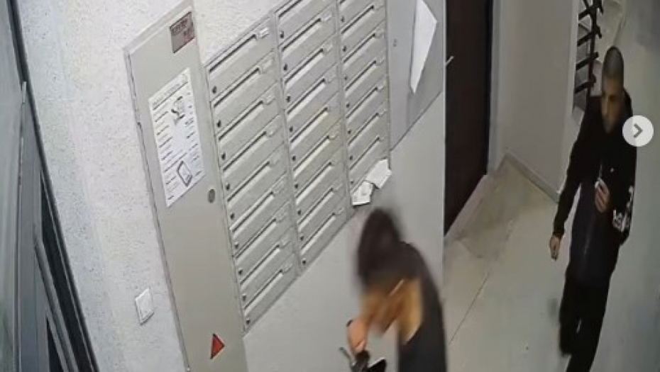 NJIH TROJICA UPALA U ZGRADU, SAMO SU GA ZDIPILI Ljudi su ga ostavili pred vratima stana na Zvezdari, ovo se desilo u 00:30