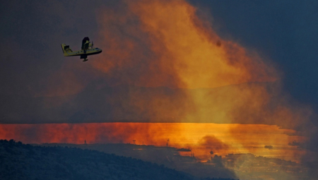 ŠEST AVIONA NE MOŽE DA OBUZDA BUKTINJU U HRVATSKOJ Požar se širi ka kućama na Čiovu, sve raspoložive ekipe na terenu (VIDEO)