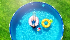 RODITELJI, VODITE RAČUNA! Instruktor plivanja upozorava da neke igračke za bazen mogu dovesti vaše dete u opasnost