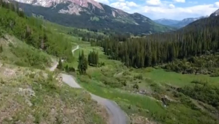 UŽAS, U PLANINI PRONAĐENA TELA TROČLANE PORODICE Hteli su da žive van civilizacije, zadesila ih je bizarna smrt