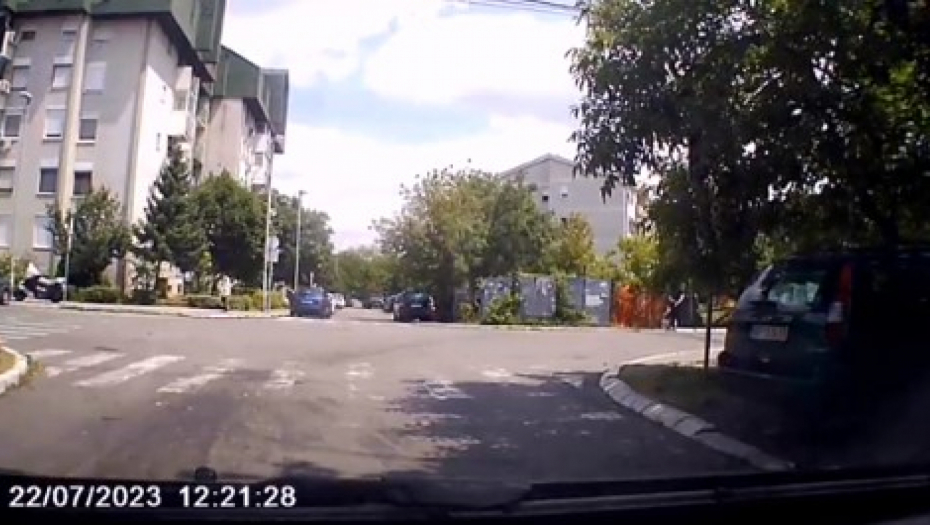 BEOGRADSKI VOZAČI ZBUNJENI ZBOG JEDNE RASKRSNICE Nisu ni svesni da greše, a može da ispadne haos za sekundu