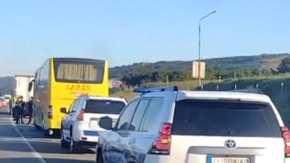 Lančani sudar kod robne kuće IKEA, sve stoji u smeru ka Beogradu! (VIDEO)