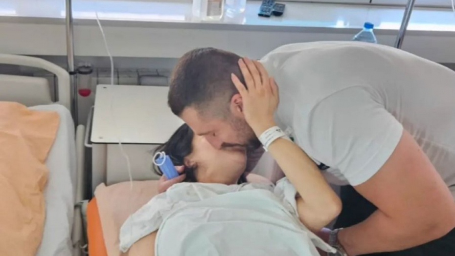NE LJUTIM SE ŠTO I TI LIČIŠ NA TATU! Jelena Pešić se oglasila iz bolnice, a pored nje leži tek rođena Miona, uputila joj ove emotivne reči