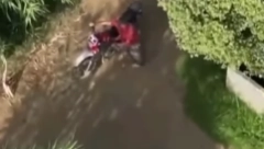 ŠOK SNIMAK U Italiji namerno podmeću požare, pogledajte manijaka šta radi (VIDEO)