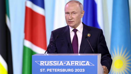 PUTIN UPRO PRSTOM U NATO "U pitanju je pretnja ruskoj bezbednosti"