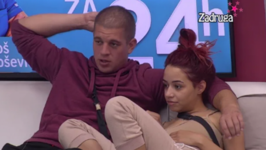 PALČICA PREVARILA PETRUĆIJA! Spakovala kofere i ostavila ga, zabila mu nož u leđa sa ovim muškarcem! (FOTO)