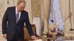 PUTINU SE OVO NE DEŠAVA PRVI PUT Kamere zabeležile bizarnu scenu (VIDEO)