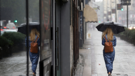 U OVIM DELOVIMA SRBIJE VEĆ PLJUŠTI Udaraju gromovi, evo gde će sve još padati