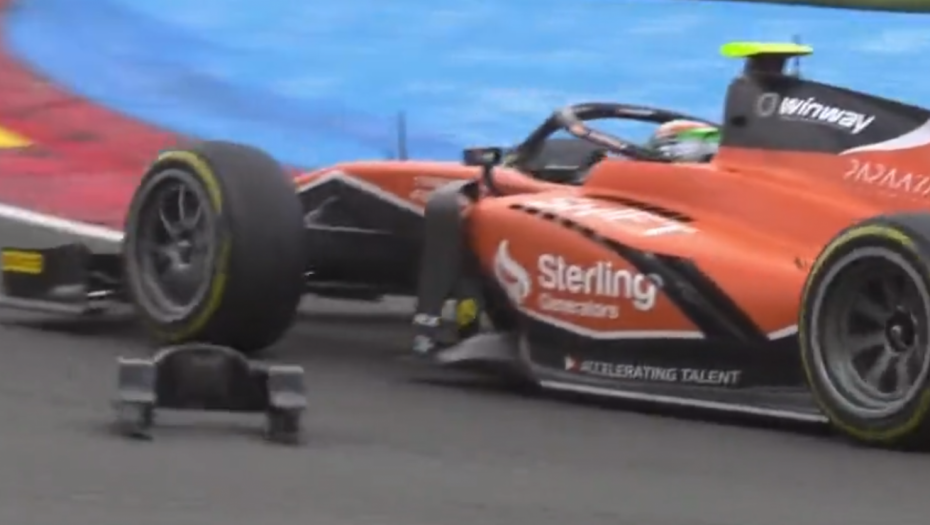 ZA DLAKU Umalo da se desi teška nesreća  zbog tehničke greške (VIDEO)