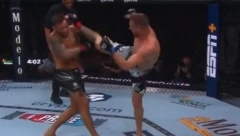 SAMO JE SEVNULO  Strašan nokaut: Noga u glavu i uspavanka u UFC borbi večeri (VIDEO)