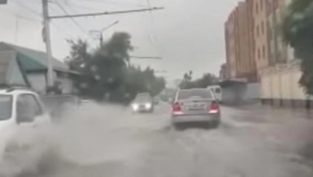 POGINULO 10 LJUDI, STRADALA I DECA Uragan u Rusiji pokosio sve pred sobom (VIDEO)