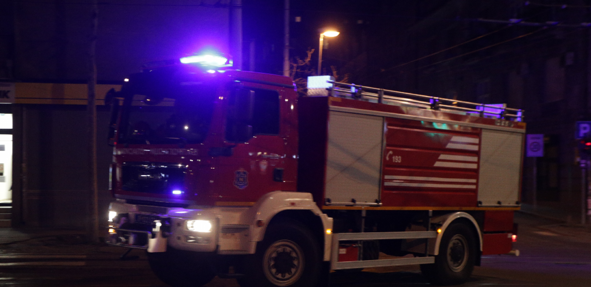 VATRA BUKNULA NASRED PUTA U BLACU Šleper potpuno izgoreo (FOTO)