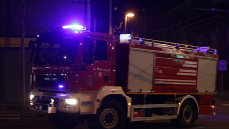 IZBIO POŽAR U BEOGRADU! Jeziva scena, 15 vatrogasaca u akciji (VIDEO)