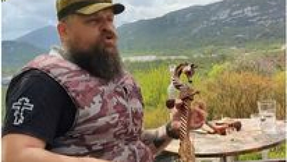 SRBINU SU PRVE KLETVE BILE - U IZRODA GUSLE NE VISILE: Reagovanje narodnog guslara na SRAMNE napade