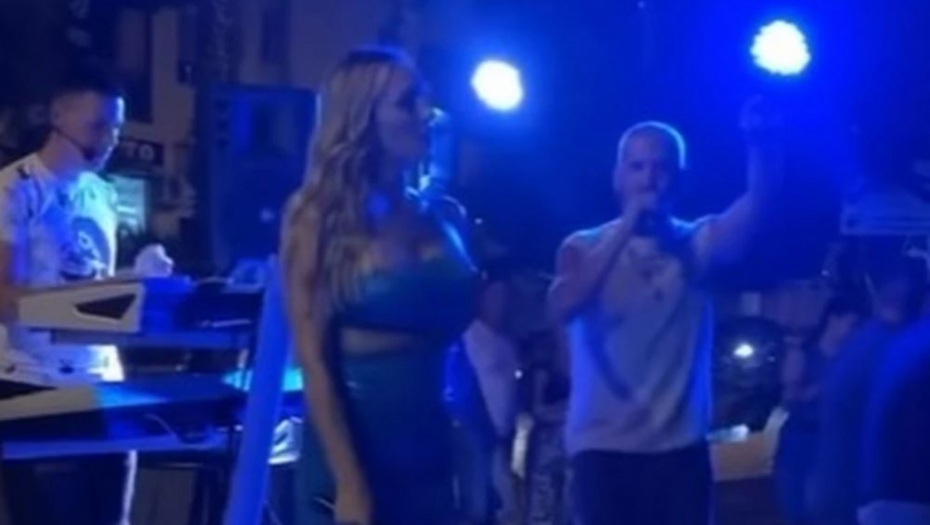 PRVI PUT SAM POVELA ĆERKICU Oglasila se Anabela nakon masovne tuče na njenom nastupu, evo da li ima povređenih