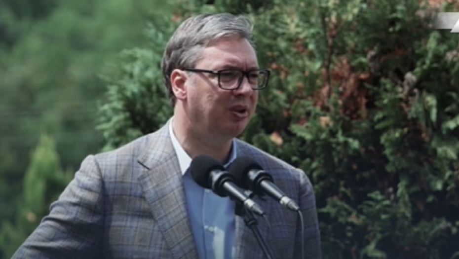 VUČIĆ POSLE POSETE: Zahvalan sam svim ljudima iz Priboja i Pribojske Banje što Srbiju vole više od svega (VIDEO)