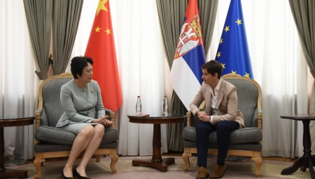 OPROŠTAJNA POSETA KINESKE AMBASADORKE Premijerka Brnabić sa Čen Bo
