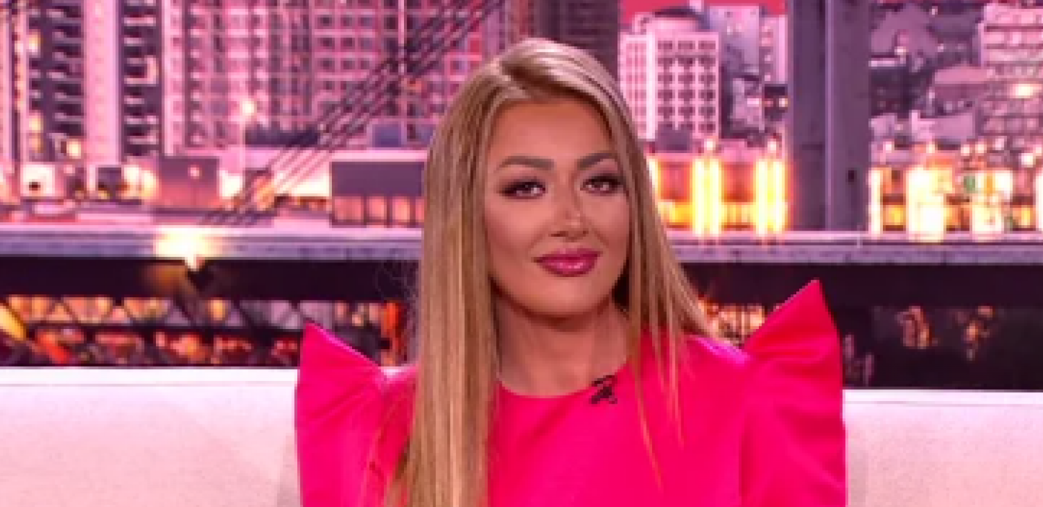 SKANDALOZNE FOTKE SANDRE REŠIĆ U BAZENU: Snimala se sa svih strana, a onda se okrenula otpozadi i spustila kameru! (FOTO)