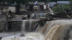 TAJFUN PRAVI HAOS U PEKINGU Najmanje 11 osoba poginulo, oluje najavljene i za danas (FOTO)