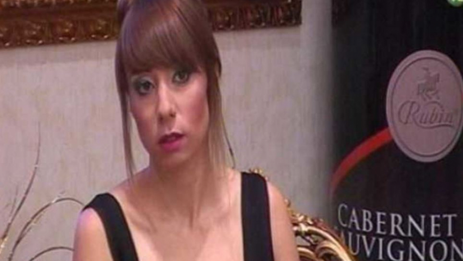 BILA JE OMILJENA VODITELJKA PAROVA, A ONDA JE POSTALA STJUARDESA Ivana danas izgleda skroz drugačije, a ćerku krije od javnosti (FOTO)