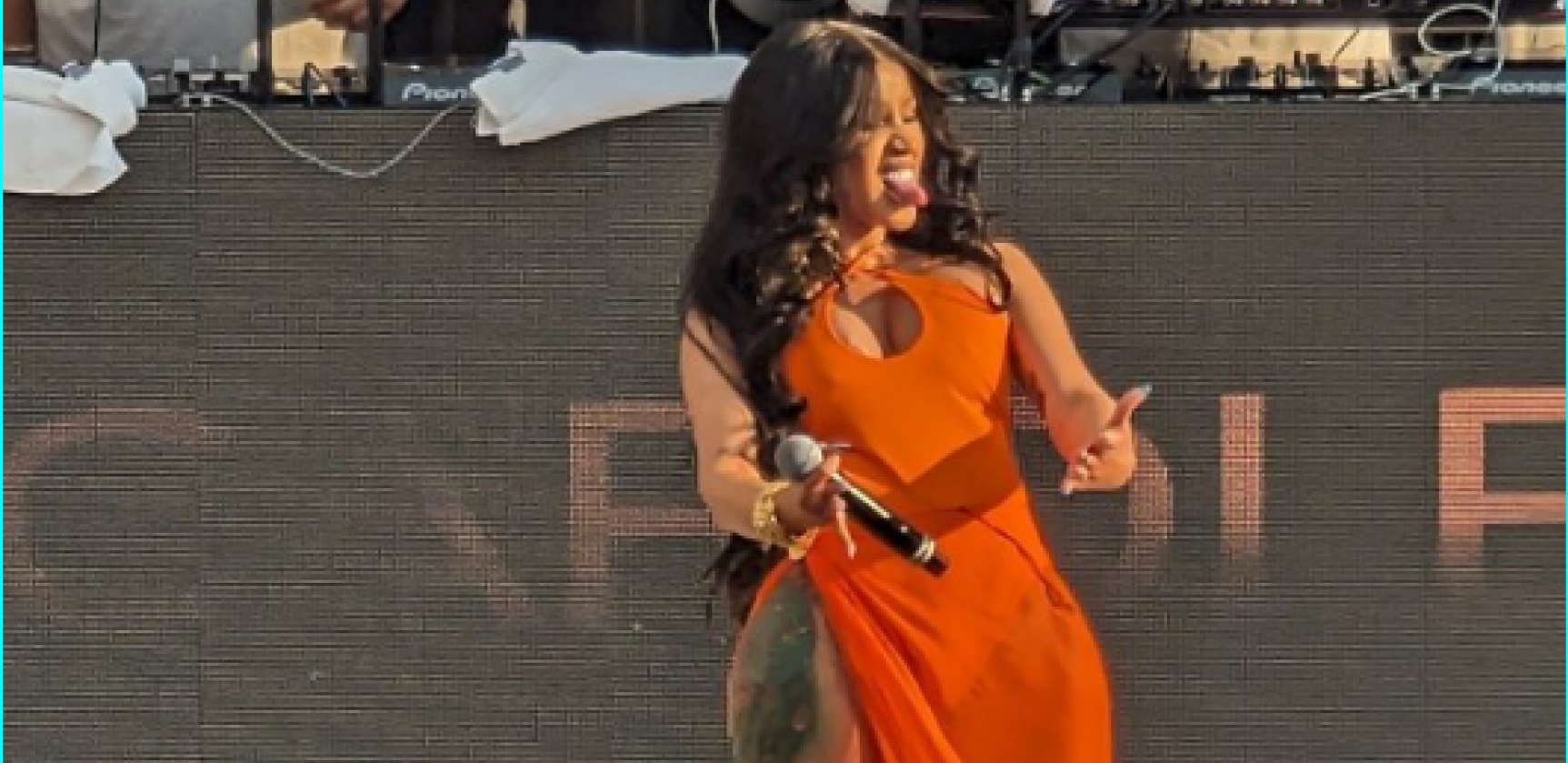 POKRENUTA ISTRAGA PROTIV KARDI BI Devojka koju je pevačica pogodila mikrofonom sve prijavila policiji!