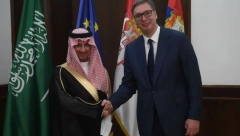 "TURIZAM JE JEDAN OD NAJBOLJIH NAČINA ZA POVEZIVANJE DVE ZEMLJE" Vučić se sastao sa ministrom turizma Kraljevine Saudijske Arabije Ahmedom bin Akilom el-Hatibom (FOTO)