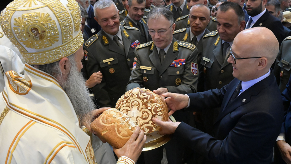 VOJSKA SRBIJE PRVI PUT OBELEŽILA KRSNU SLAVU Kum bio Vučević, a domaćin general Mojsilović