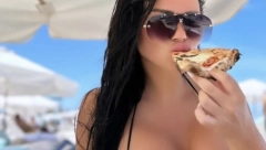 PROCURIO SNIMAK STANIJE DOBROJEVIĆ Od kadrova zastaje dah, intimnu regiju prekrila samo tračica