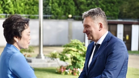VELIKA ZAHVALNOST NA PODRŠCI I SARADNJI SRBIJE I KINE Mihailo Jovanović uputio poruku odlazećoj ambasadorki Čen Bo (FOTO)