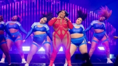 SLAVNA PEVAČICA OPTUŽENA ZA ODVRATNE RADNJE Terala zaposlene da dodiruju grudi striptizete, pa pred njima simulirala intimni odnos!