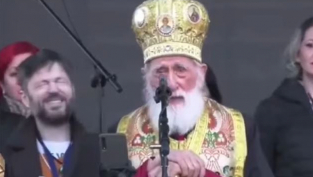 MIRAŠA ĆERAJU SA TRONA Raskol u CPC zbog Srebrenice: Vikarni episkop saziva skup na Cetinju da bi svrgao poglavara