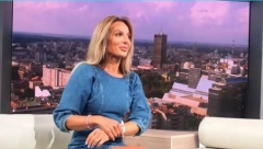 SKINULA SE VODITELJKA RTS U ŠESTOJ DECENIJI Pokazala telo u bikiniju, obline sevaju, fotografija zapalila mreže