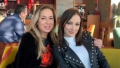 ŽIVI NA VISOKOJ NOZI! Prijina svekrva za besnu mašinu iskeširala 150.000 evra, pa došla da sačeka sina na aerodrom