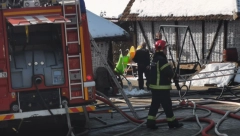 ZAPALILA SE TROSPRATNA KUĆA U NOVOM PAZARU "Čula se jaka eksplozija, a zatim smo videli gust dim"