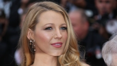 PRE PET MESECI JE RODILA ČETVRTO DETE, A GRMI KAKO IZGLEDA Blejk Lajvli oduševila zanosnim telom, a ovo je njena tajna