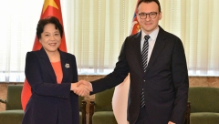 ZAHVALNOST ZA SVE UČINJENO Petković primio kinesku ambasadorku u oproštajnu posetu
