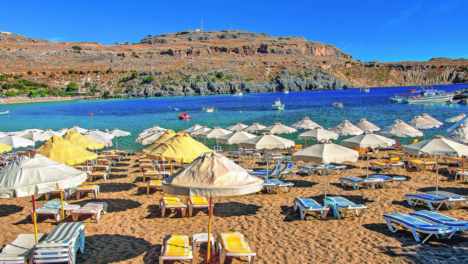 "IZBIJENI ZUBI, GLAVA RAZBIJENA KAMENOM" Uživanje na plaži se pretvorilo u horor: Krvavi obračun zbog pecanja!