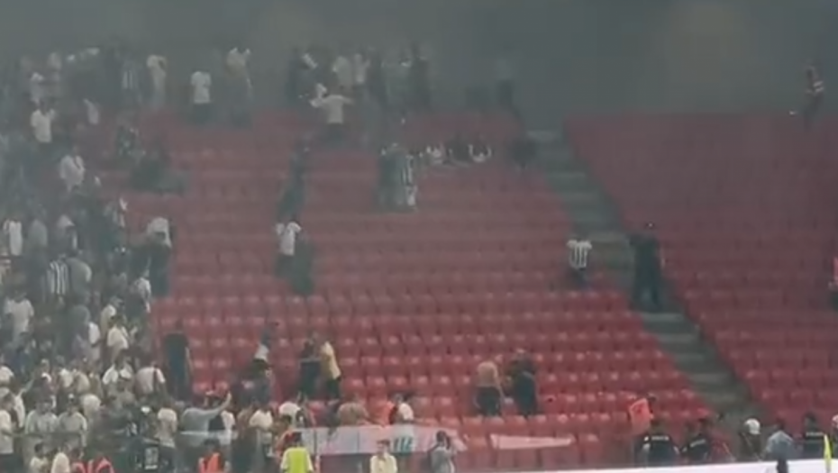 POBILI SE ALBANCI I TURCI Neredi na i oko stadiona u Tirani (VIDEO)