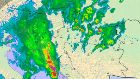 OVAJ DŽINOVSKI OBLAK IDE KA ZAGREBU Iznad Hrvatske je i jezivo izgleda na radaru