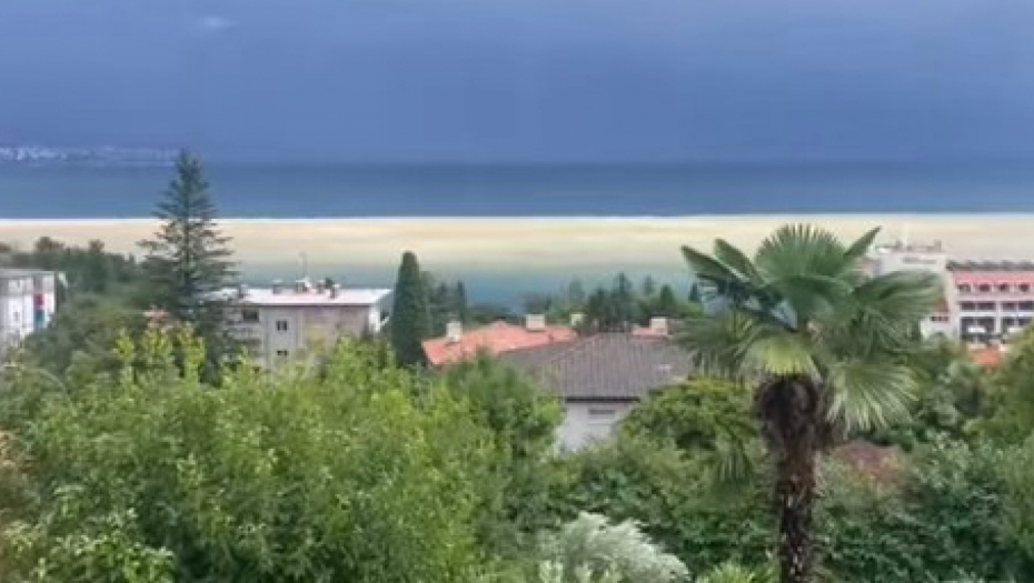MORE NAKON OLUJE POTPUNO PROMENILO BOJU Evo kako izgleda,  ljudi uplašeni